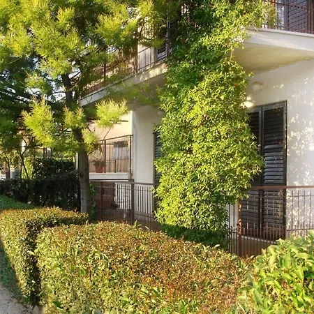 Apartment In Mit Gepflegtem Garten Umag