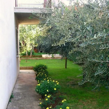 Apartman In Mit Gepflegtem Garten Umag